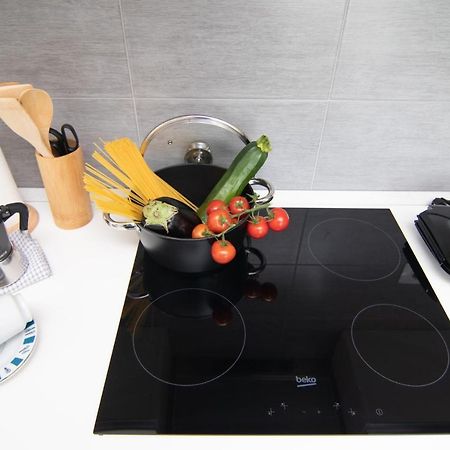 Valkane Beach Studio Apartment พูลา ภายนอก รูปภาพ