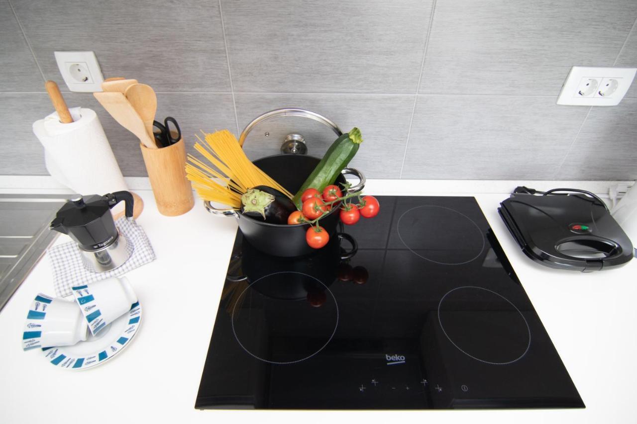 Valkane Beach Studio Apartment พูลา ภายนอก รูปภาพ