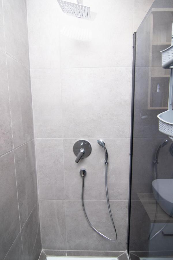 Valkane Beach Studio Apartment พูลา ภายนอก รูปภาพ