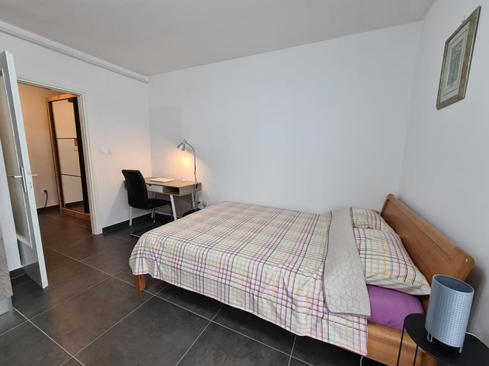 Valkane Beach Studio Apartment พูลา ภายนอก รูปภาพ